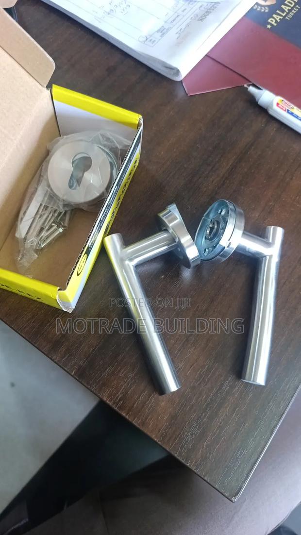 Heavy Duty Door Handle (Standard) · Photo 1