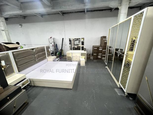 Quality Foreign Bedroom Set · Photo 1