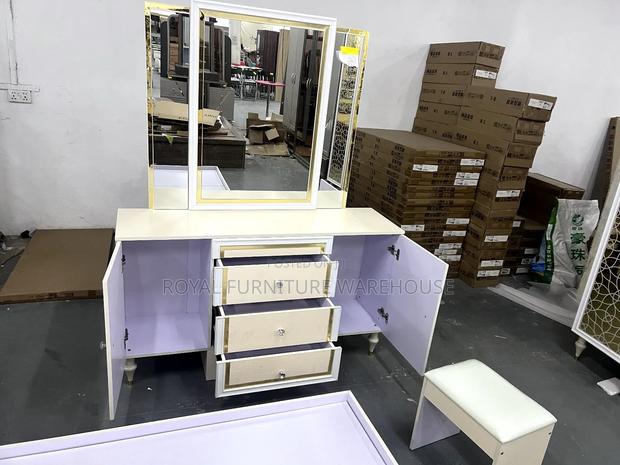 Quality Foreign Bedroom Set · Photo 6