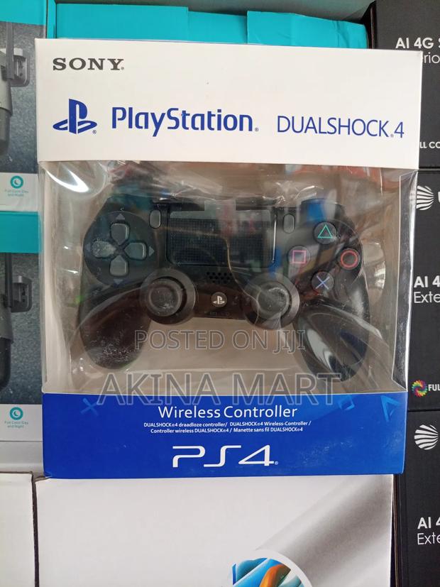 Playstation Dualshock 4 Wireless Controller · Photo 1