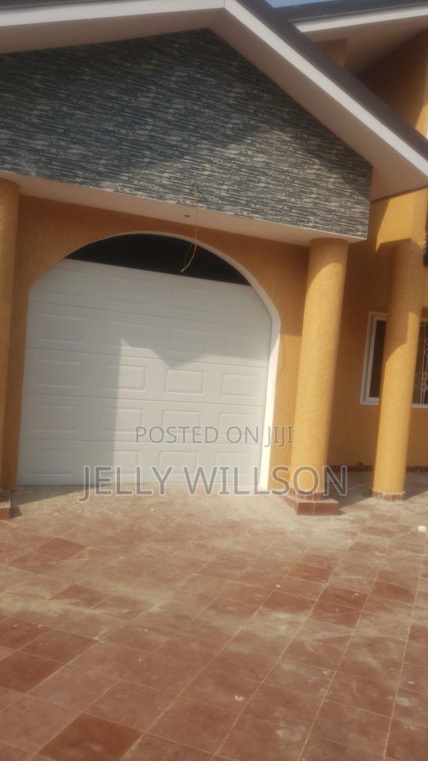 Nice 10 X 8 Garage Door · Photo 1