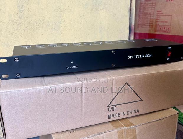8 Channels Dmx Splitter / Distributor · Photo 1
