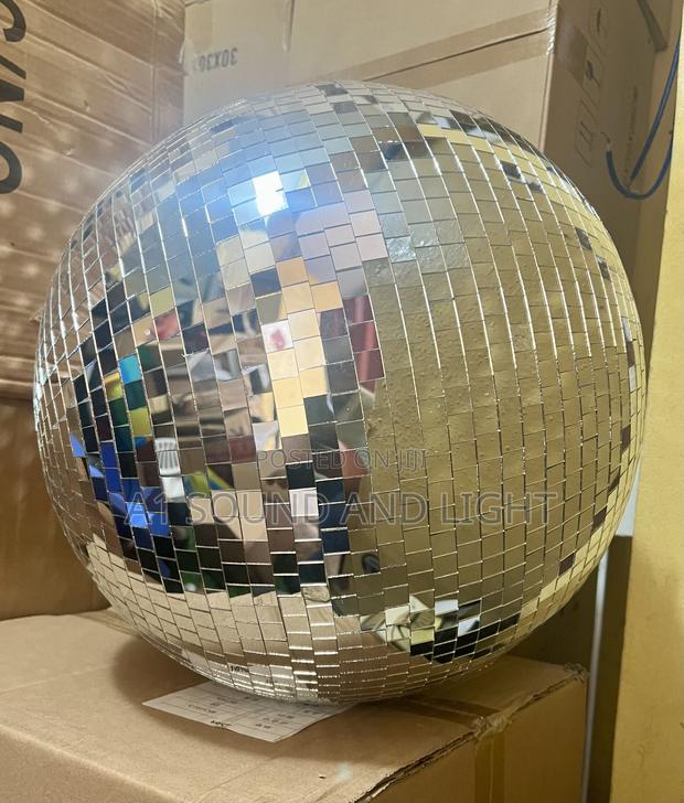 Mirror Ball 40x40x40 · Photo 3