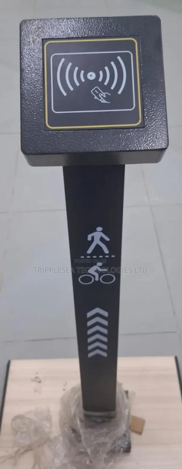 Zkteco Pac200 Outdoor Card Reader Stand · Photo 1