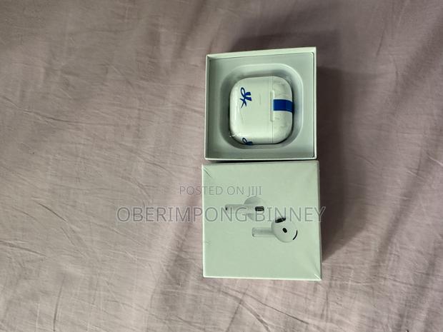 Bluetooth Air Pods · Photo 3