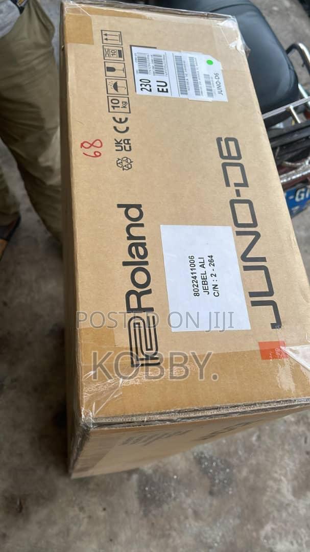 Roland Juno D6 · Photo 1