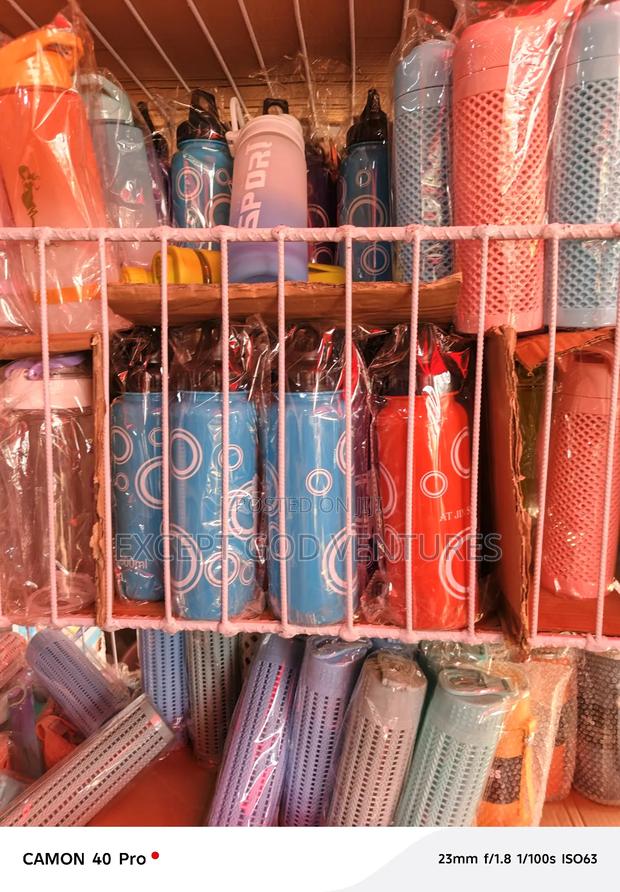 Water Bottles And Flask · Photo 4