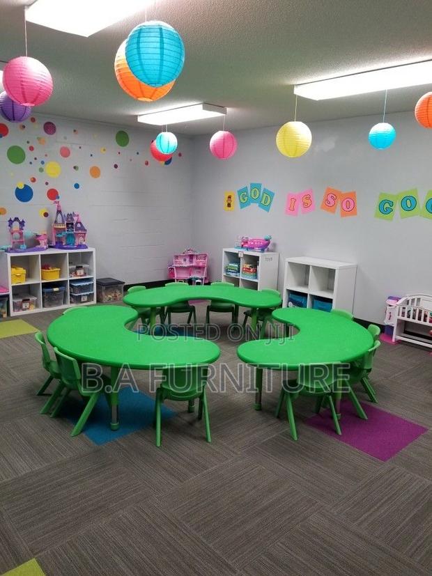 Kids Learning Table— Semi Circle · Photo 1