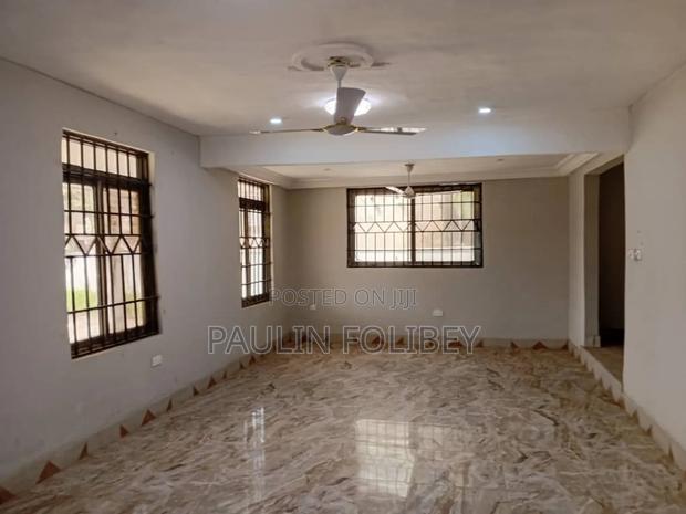 6bdrm Duplex in Dg Property, Pokuase for rent · Photo 4