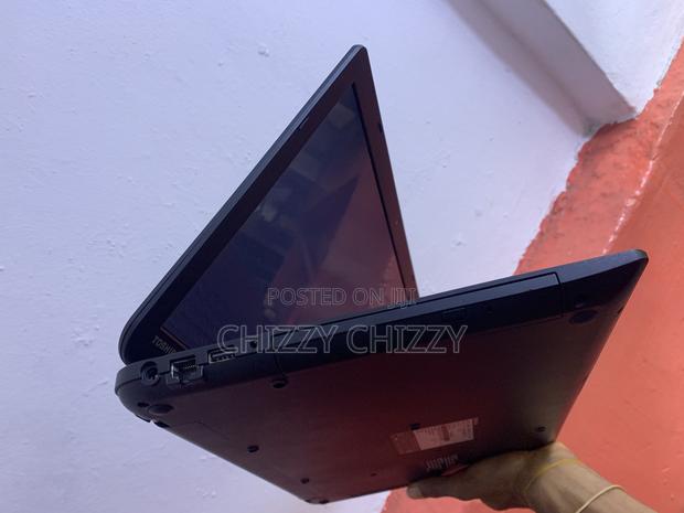 Laptop Toshiba Satellite C50 4GB Intel Core I3 HDD 320GB · Photo 5