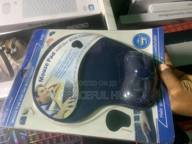 Mousepad With Gel Wrist Support · Photo 1