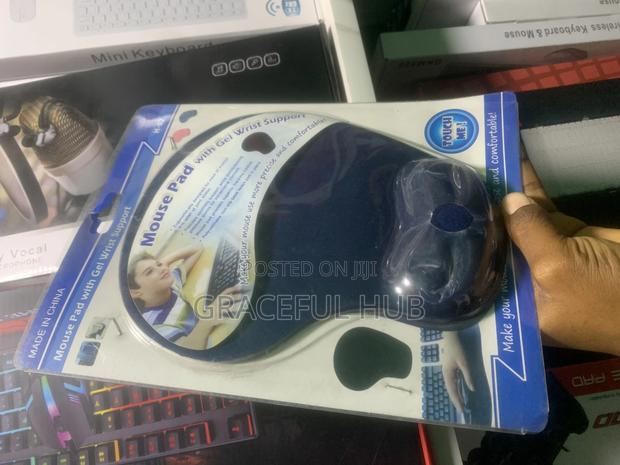 Mousepad With Gel Wrist Support · Photo 2