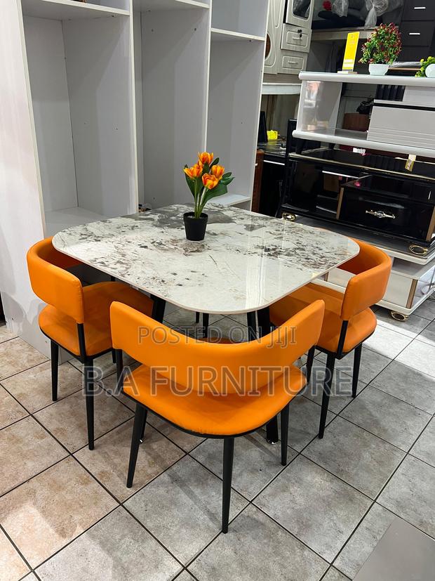 Marble Dining (4 Chairs) · Photo 1