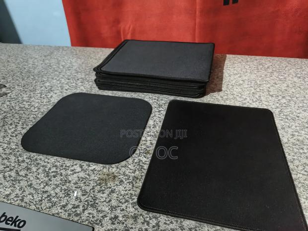 Logitech Mouse Pad 11inch X 8.5inch · Photo 1