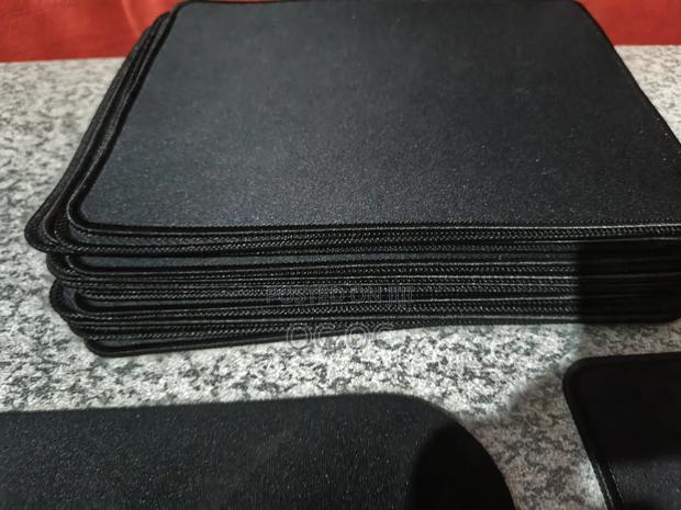 Logitech Mouse Pad 11inch X 8.5inch · Photo 3