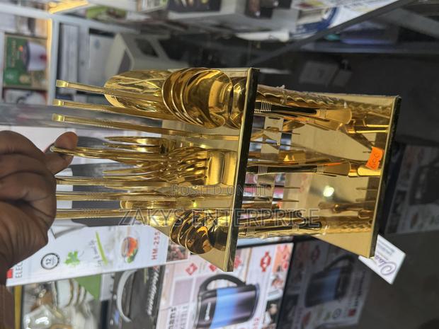 Stylish 24pcs Stainless Steel Cutlery Set · Photo 1