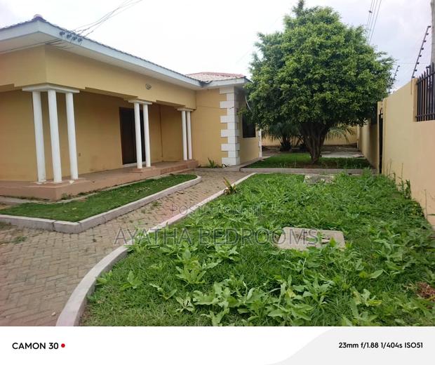 3bdrm House in Modern Properties, Baatsona Total for rent · Photo 1
