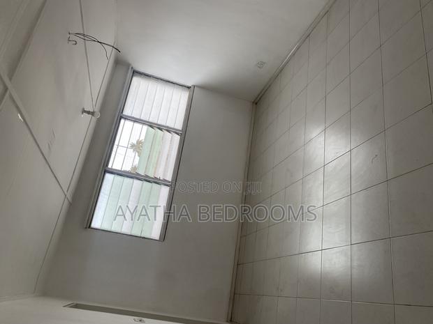3bdrm House in Modern Properties, First Junction for rent · Photo 6