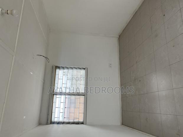 3bdrm House in Modern Properties, First Junction for rent · Photo 8