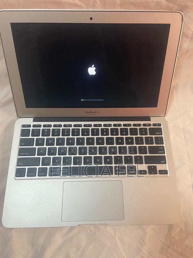 Laptop Apple MacBook Air 2015 8GB Intel Core i5 SSD 256GB · Photo 4