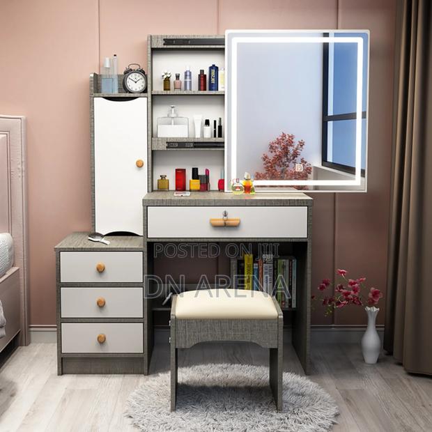 Dresser Makeup Station Vanity Table Set With Led Mirror · Photo 2