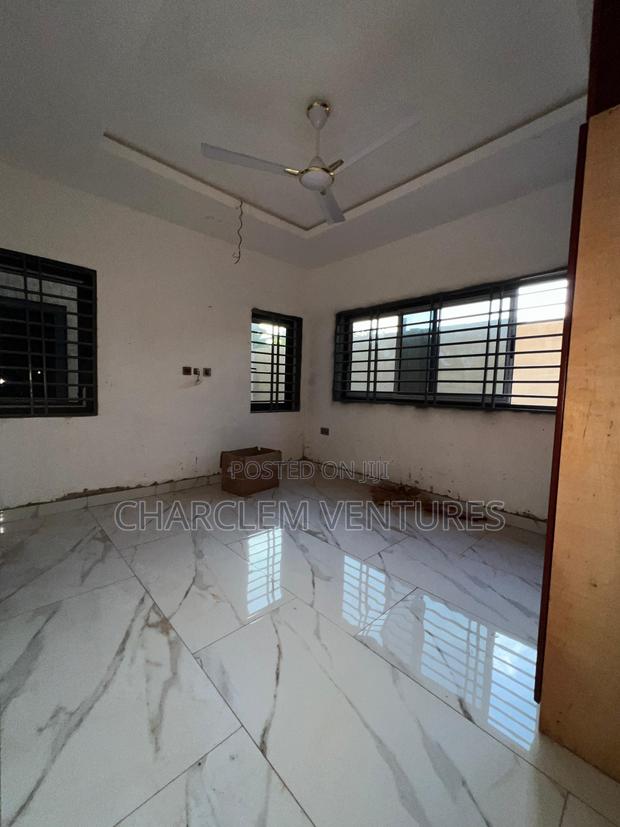 3bdrm Townhouse / Terrace in Charclem Ventures, Ashomang Estate · Photo 7