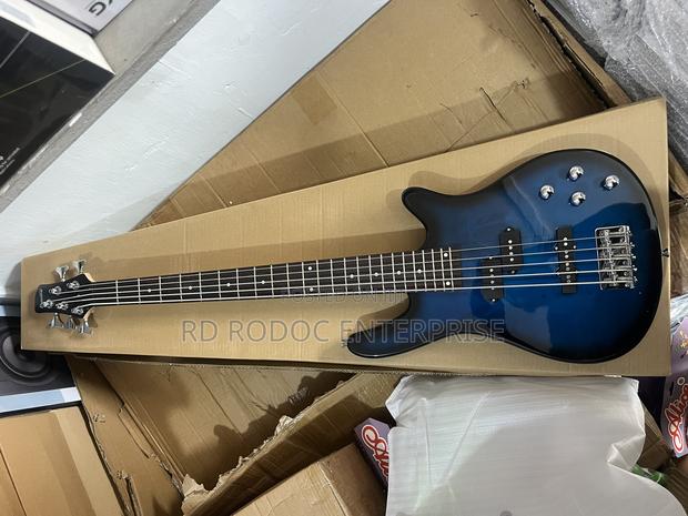 Ibanez Bass Guitar · Photo 4