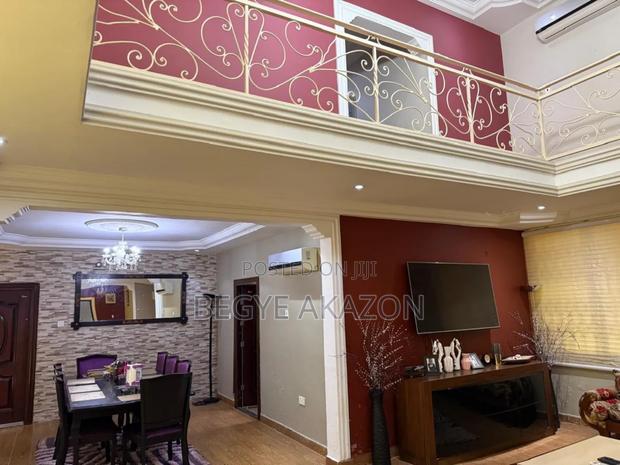 8bdrm House in Begye Akazon, Old Barrier for sale · Photo 2