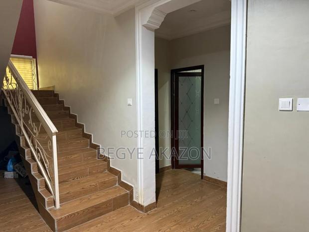 8bdrm House in Begye Akazon, Old Barrier for sale · Photo 3