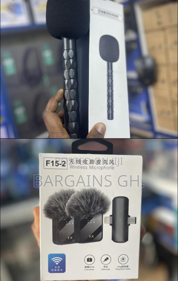 Wireless Microphone With Microphone Stand · Photo 1