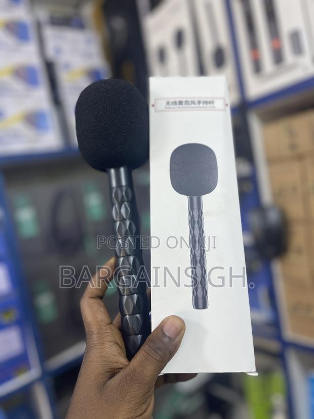Wireless Microphone With Microphone Stand · Photo 3