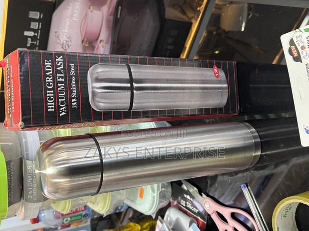 Stainless Vacuum Flask · Photo 2