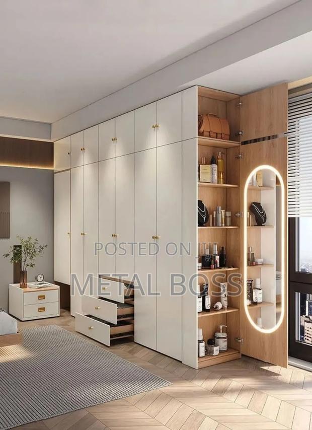Custom High Wardrobe · Photo 1