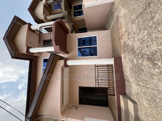 3bdrm Townhouse / Terrace in Oyarifa for rent · Photo 2