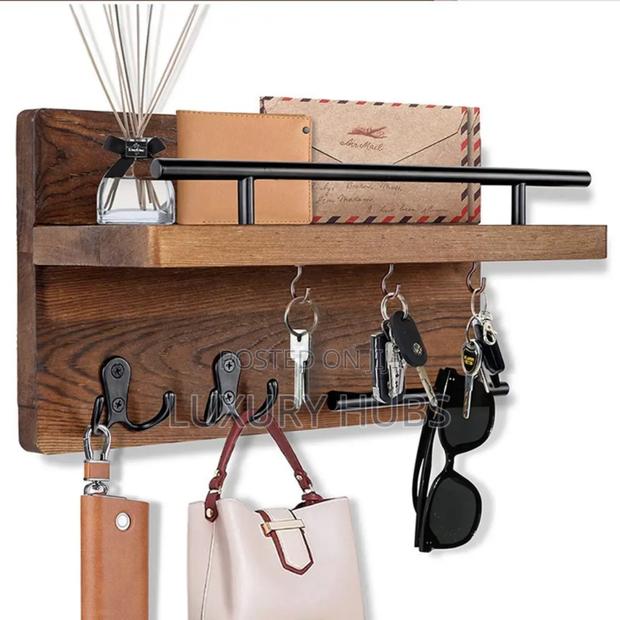 Wooden Key Organizer · Photo 2