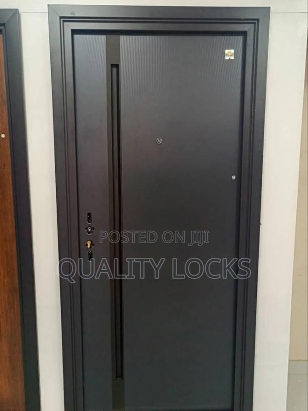 Paladin Single Chinese Smooth Door · Photo 1