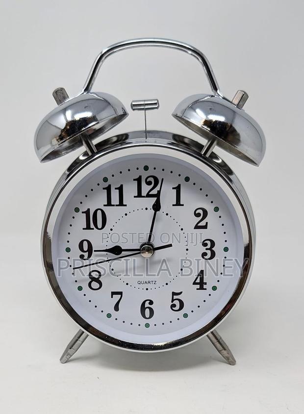 Retro Twin Bell Alarm · Photo 1
