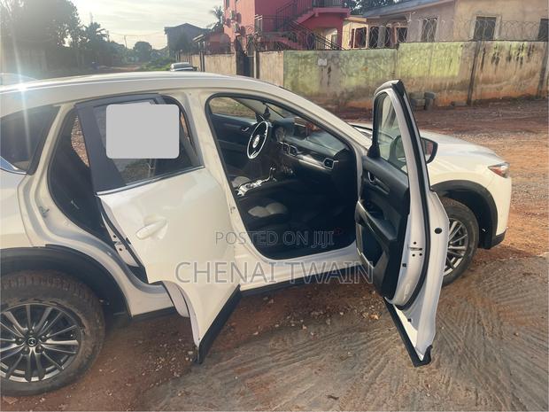 Mazda CX-5 2018 White · Photo 2
