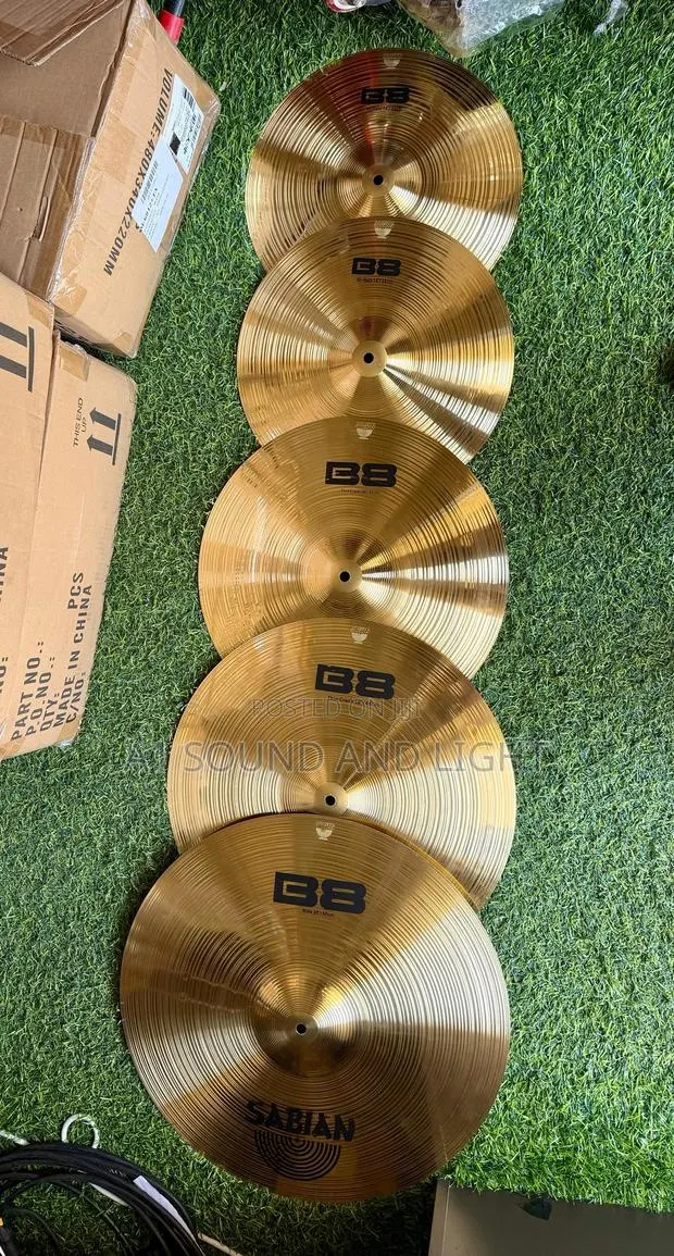 Sabian B8 Complete 5pcs Brass Cymbal Pack · Photo 1