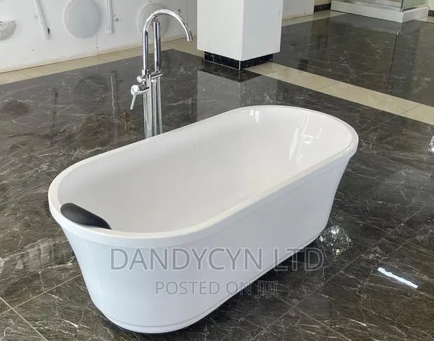 Stand Alone Bathtub · Photo 1