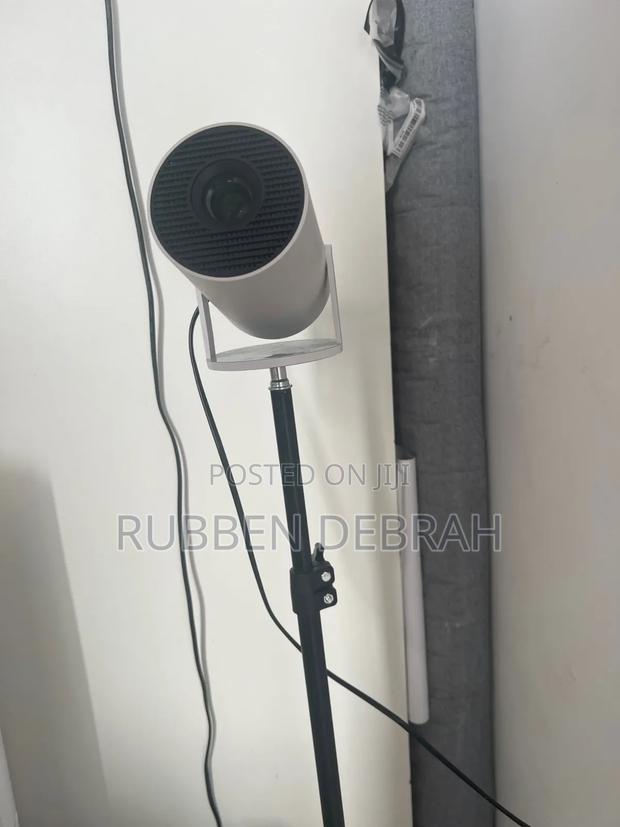 Projector Tripod Stand Mount · Photo 4