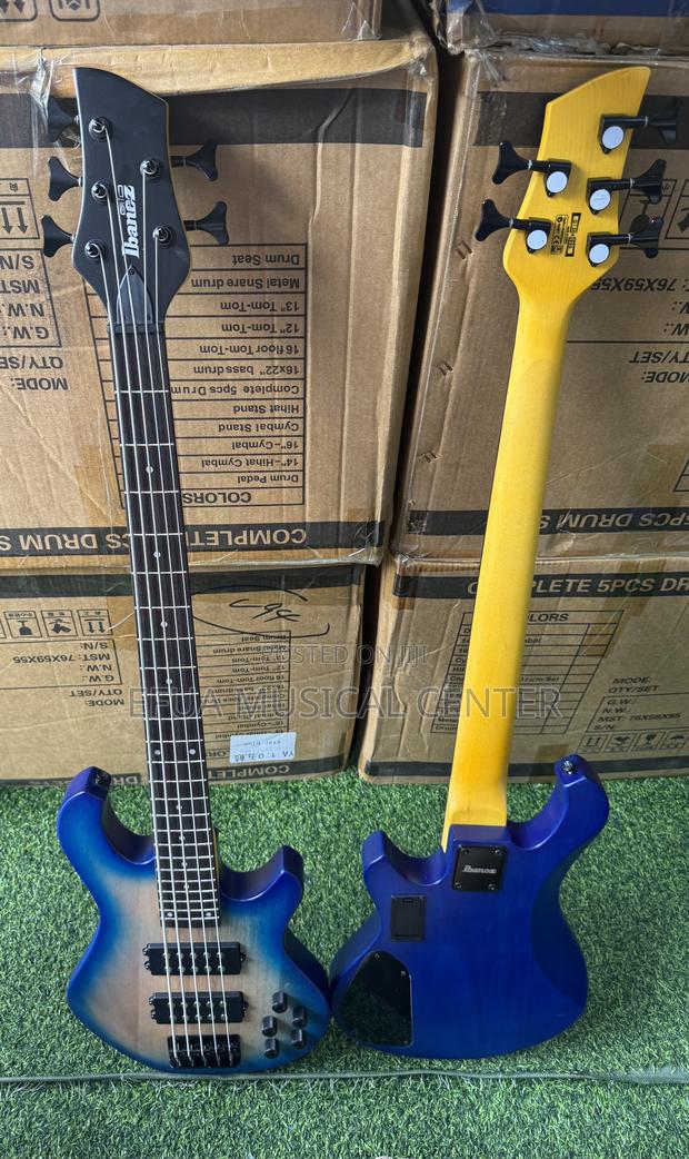 Ibanez Active Bass Guitar · Photo 2