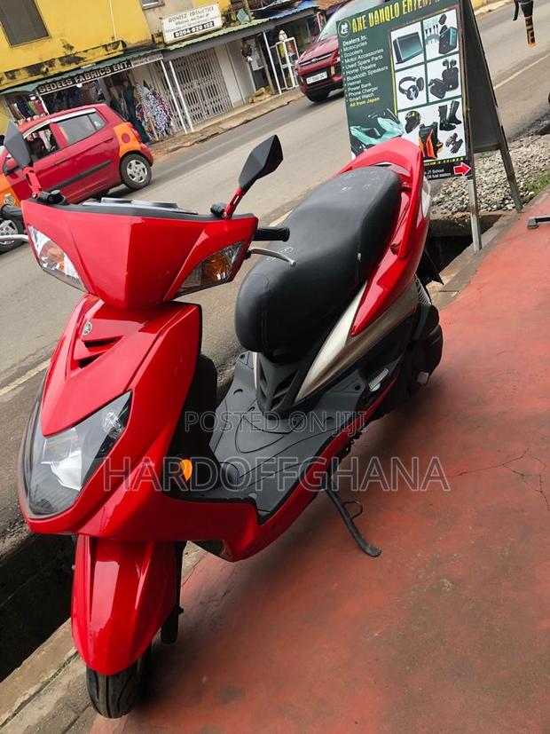 Yamaha 2010 Red · Photo 3