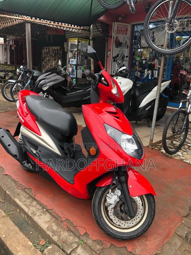 Yamaha 2010 Red · Photo 5