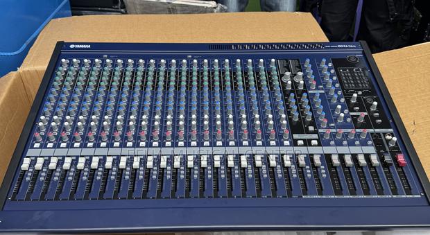 Yamaha Mg 24-Channel Mixer · Photo 2