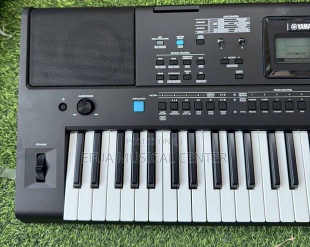 Yamaha PSR (E) 473 Keyboard · Photo 3
