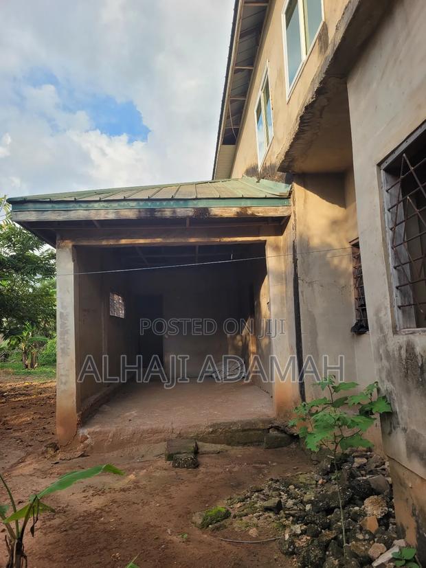 5bdrm Block of Flats in Diamond City Estate, Atwima Kwanwoma for sale · Photo 4