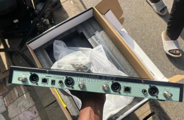 Shure Slxd42q 4 Channel 4in1 Digital Wireless Microphone · Photo 3