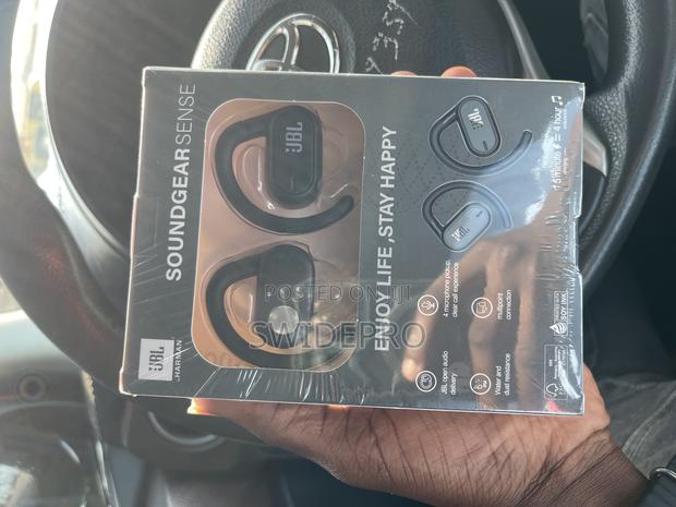JBL Soundgear Sense Wireless Bluetooth Hook Earbuds · Photo 2