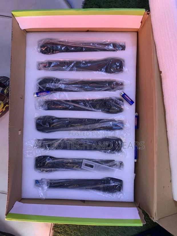 Shure 8in1 Wireless Microphone · Photo 1
